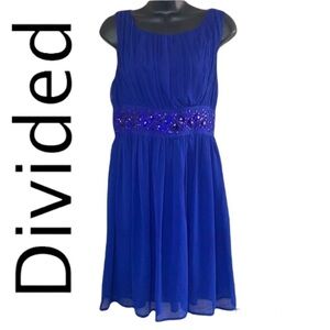Divided by H&M Royal blue sleeveless pleated mini dress size 8